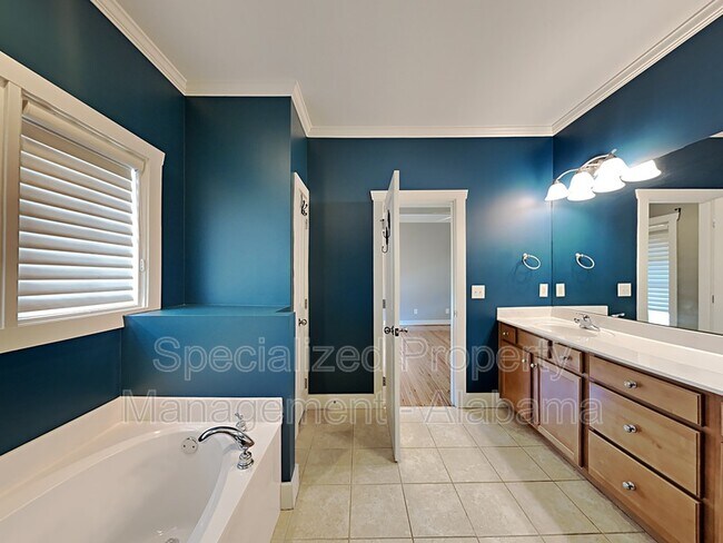 Building Photo - 2088 Eagle Ridge Dr