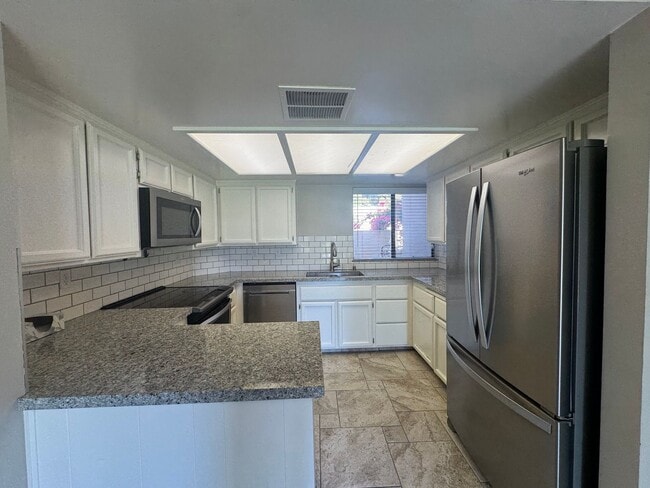 Building Photo - 14500 Las Palmas Dr
