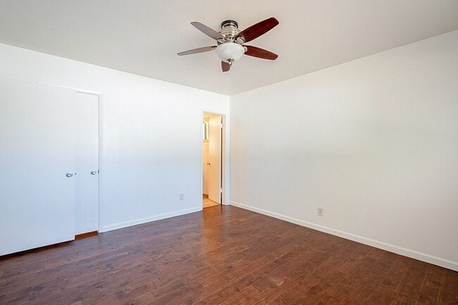 Building Photo - South Scottsdale with Views of Camelback!