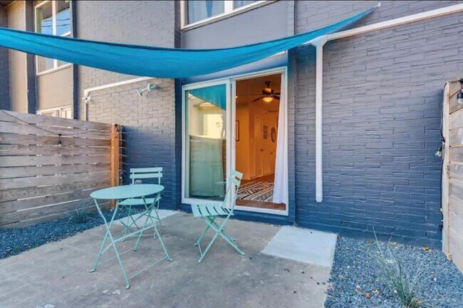 Building Photo - 3810 Southway Dr