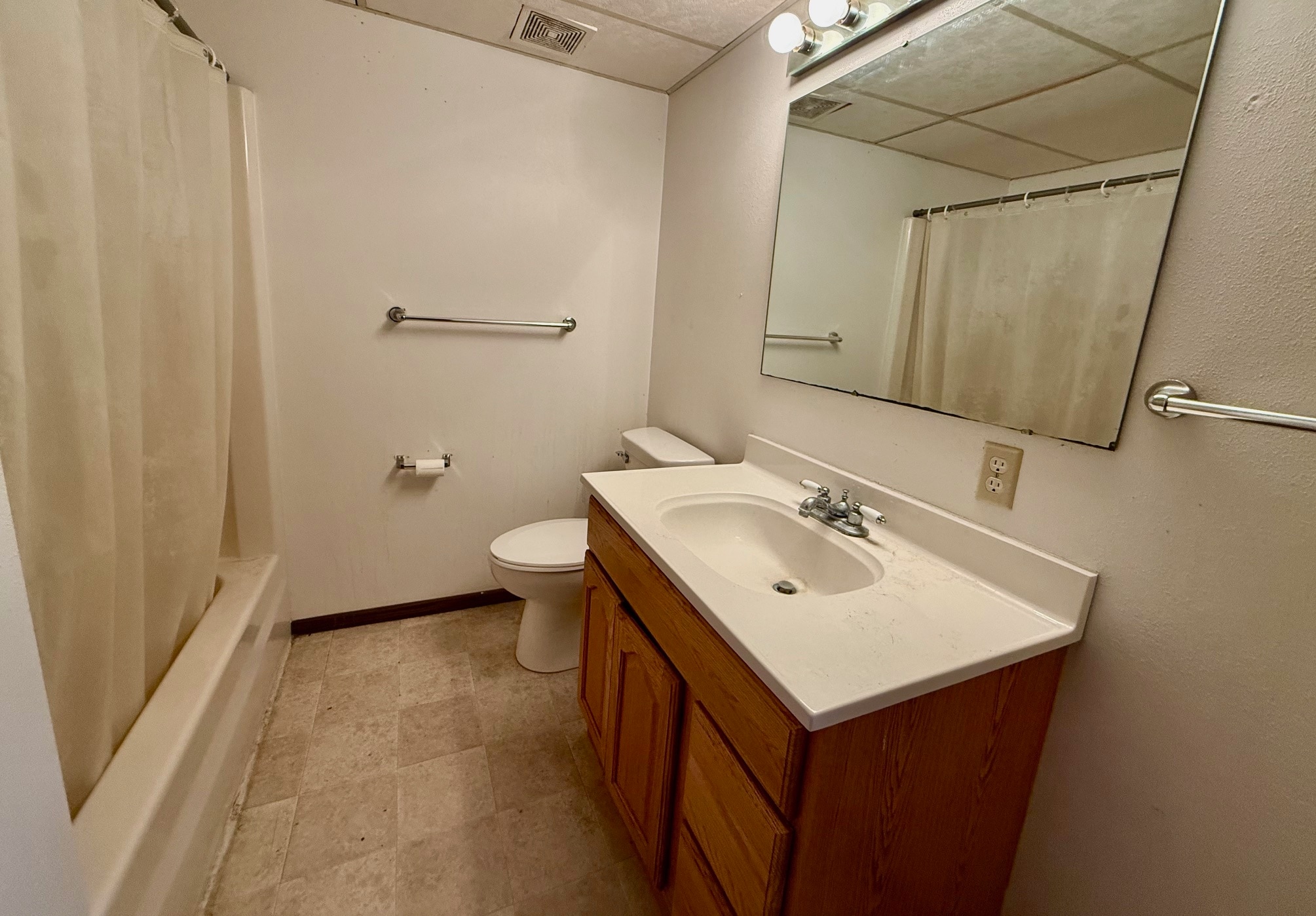 Building Photo - 906 Cedar River Dr