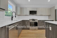 Building Photo - 1 Rockingham Ave