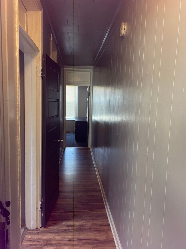 Building Photo - Spacious Home Available for Rent! Finished Basement! W/D! Front Porch! Available Now!