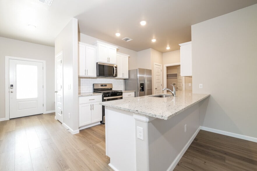 Building Photo - 12721 Carrara Ln