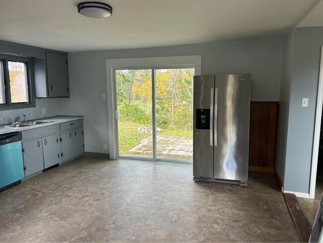 Building Photo - 878 1st NH Turnpike