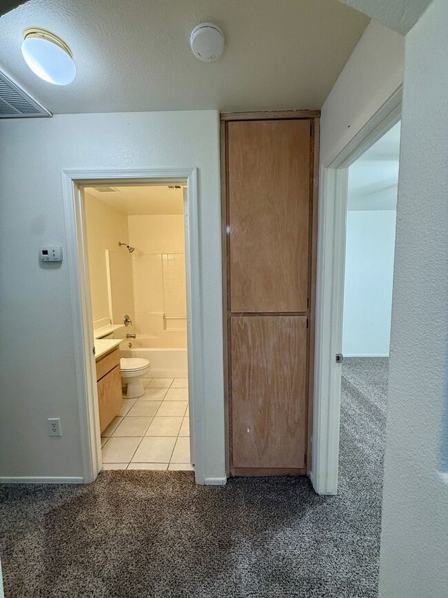 Building Photo - 2 Story Townhouse - Rancho Del Oro