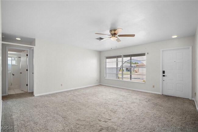 Building Photo - 9721 Deerfoot Dr