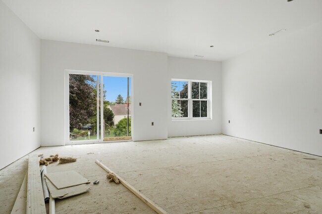 Building Photo - 119 Kettle Moraine Dr S