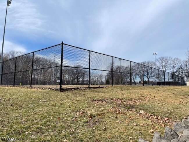 Building Photo - 32 Woodcliff Ave