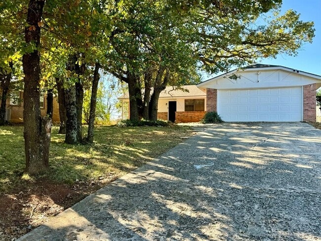 Primary Photo - 1509 N Indian Meridian Rd