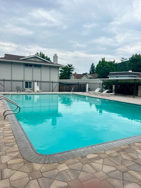 Building Photo - 35 Miramonte Dr