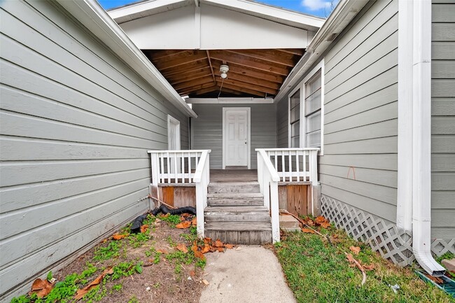 Building Photo - 521 Alford St