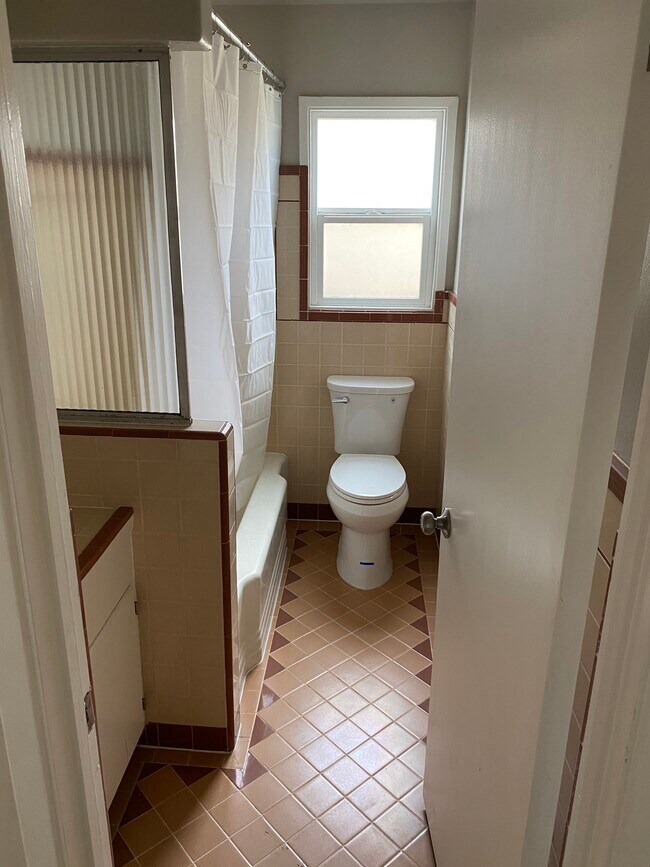 Building Photo - 333 29th St