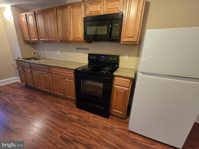 Building Photo - 133 E Mt Airy Ave