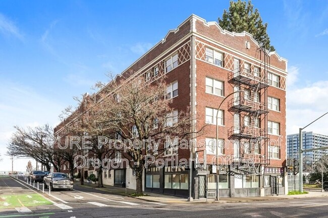 Building Photo - 20 NW 16th Ave