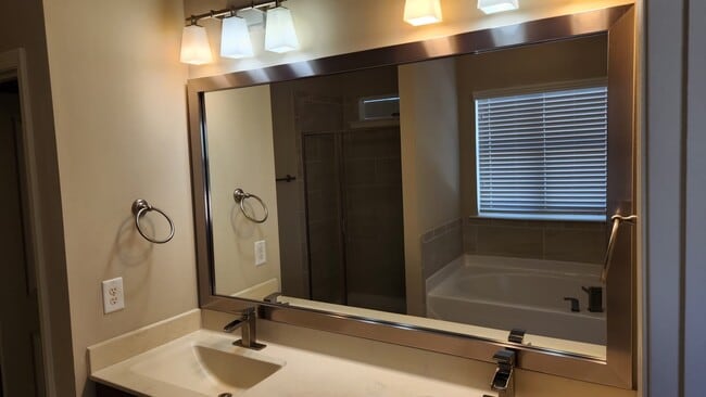 Building Photo - 114 Torpoint Rd