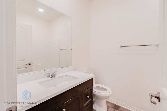 Building Photo - Beautifully 2019-Built 3 Beds 2.5 Baths 1,468 Sqft Home in Eastvale!