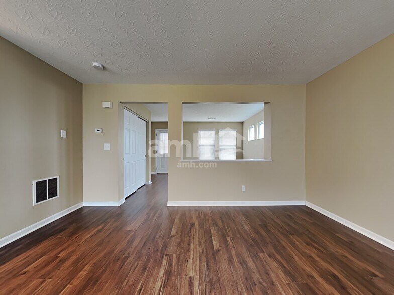 Building Photo - 6580 Riverview Ave