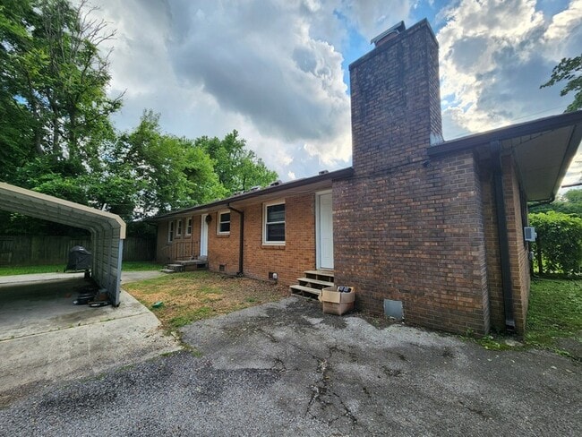 Building Photo - 1306 White Blvd