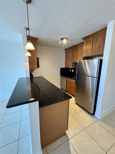 Building Photo - 2120 NE 42nd Ct