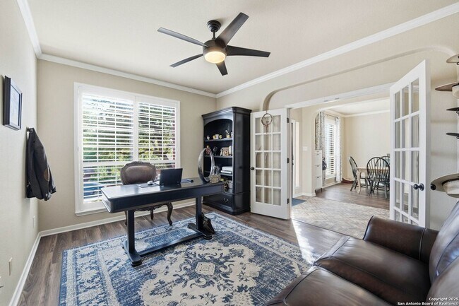 Building Photo - 711 Midway Crest