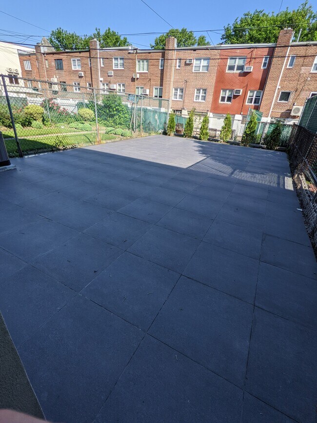 Building Photo - 8925 75th Ave