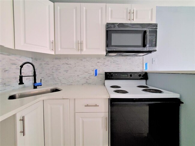 Building Photo - 4772 Walden Cir