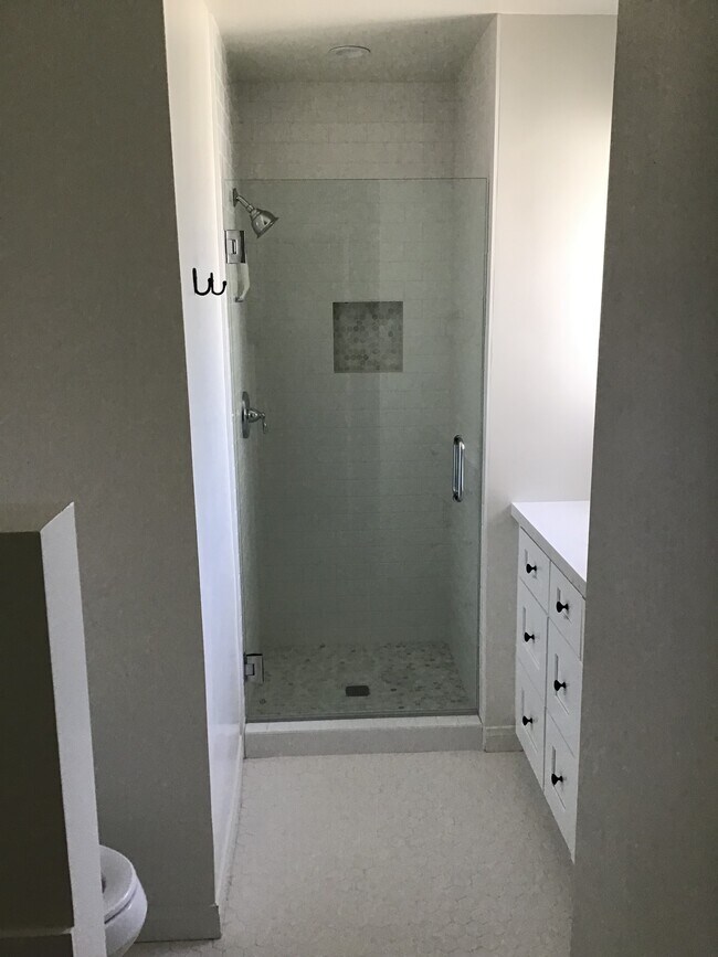 new bath - 12706 Dewey St