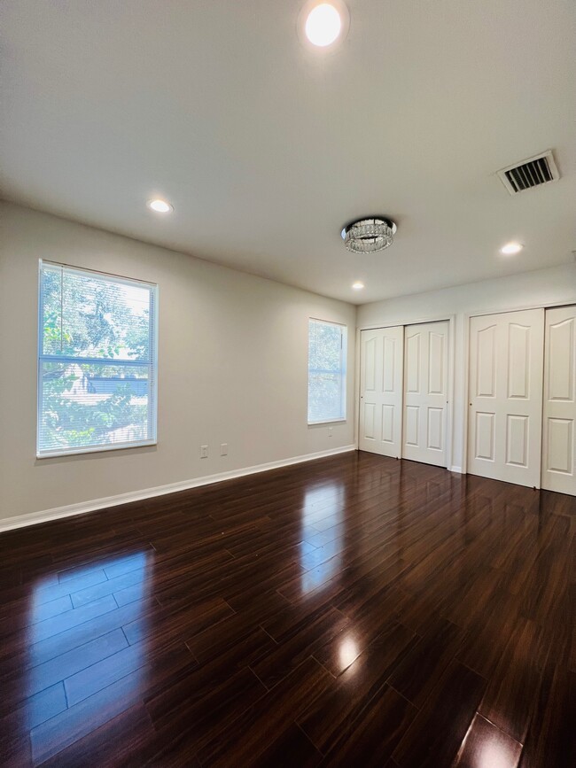 Master bedroom - 10825 Lake Saint Charles Blvd