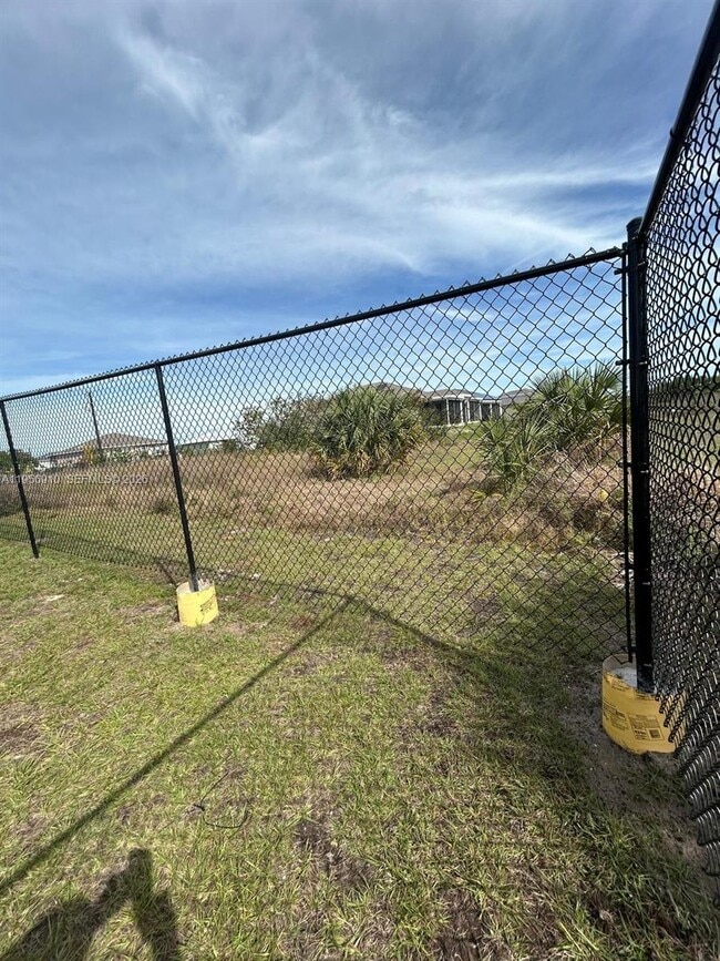 Building Photo - 413 Akin Pl