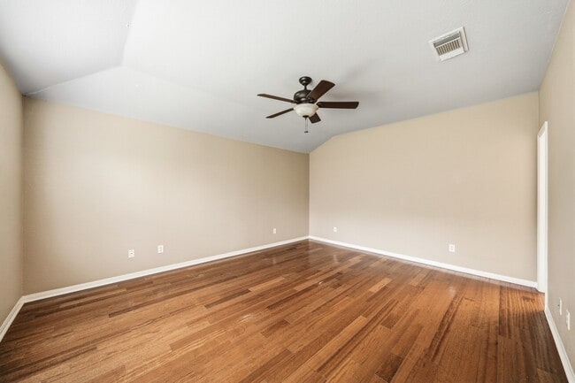 Building Photo - 2010 Hanover Springs Ln