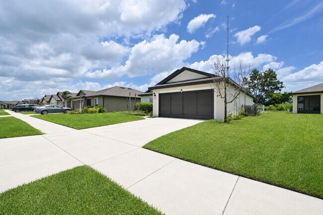 Building Photo - 5318 Imagination Dr
