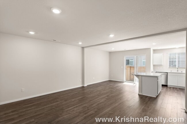 Building Photo - 11935 NE 104th St