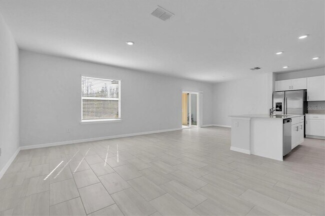 Building Photo - 17594 Pleasantview Blvd