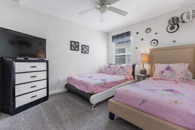 Building Photo - 4718 Kings Castle Cir