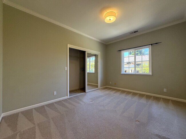 Building Photo - Spacious 3BR + Office | 2,150 SF | 2-Car Garage | Prime Menlo Park