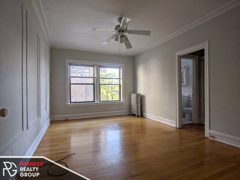 Building Photo - 1160 N Dearborn St