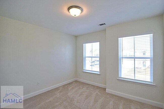 Building Photo - 151 Buckingham Dr