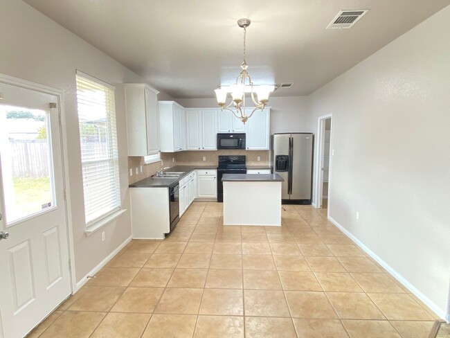 Building Photo - Gorgeous Home in Killeen 4Bed/3 Bath avail...