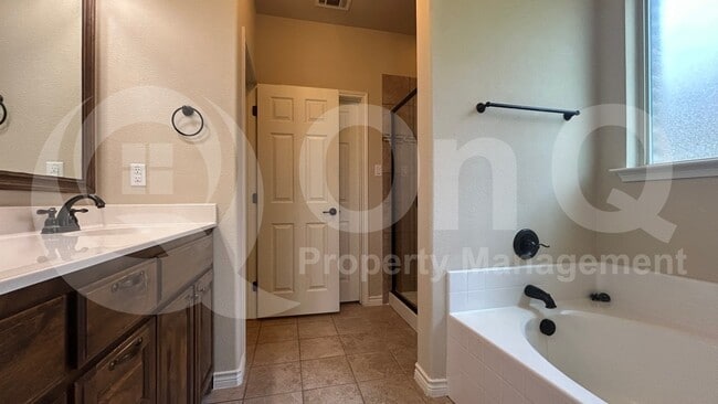 Building Photo - 705 Cypress Hill Dr
