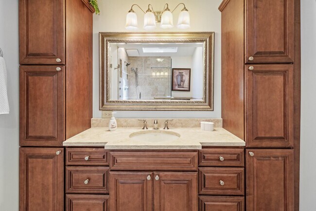 Building Photo - 60 Quogue Riverhead Rd