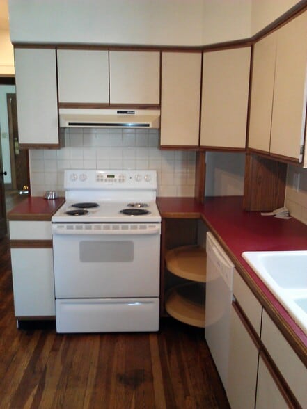 Building Photo - 6213 Harrison St