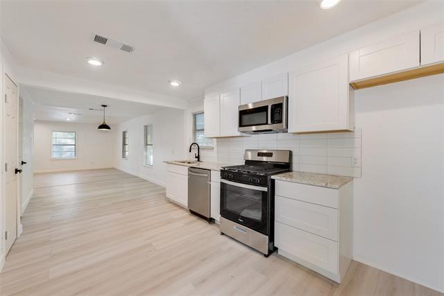 Building Photo - 203 East Pl