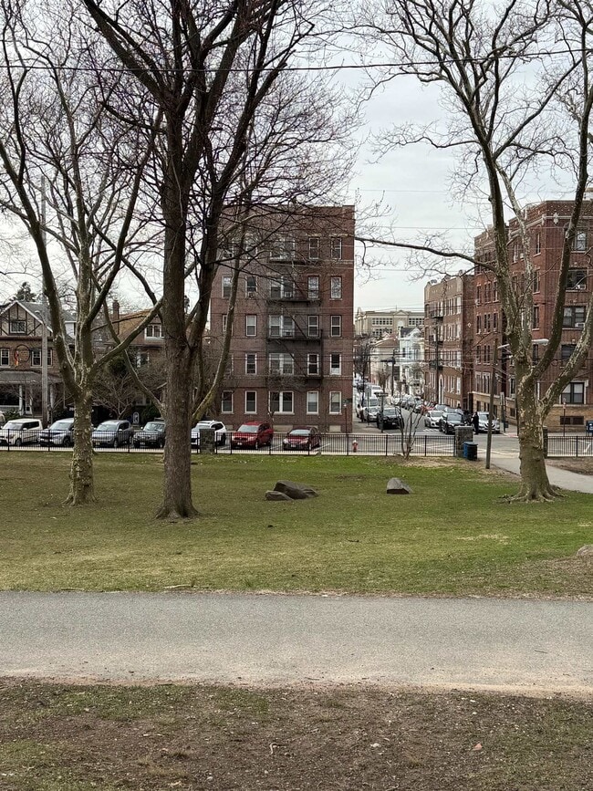 Building Photo - 7812 Hudson Ave