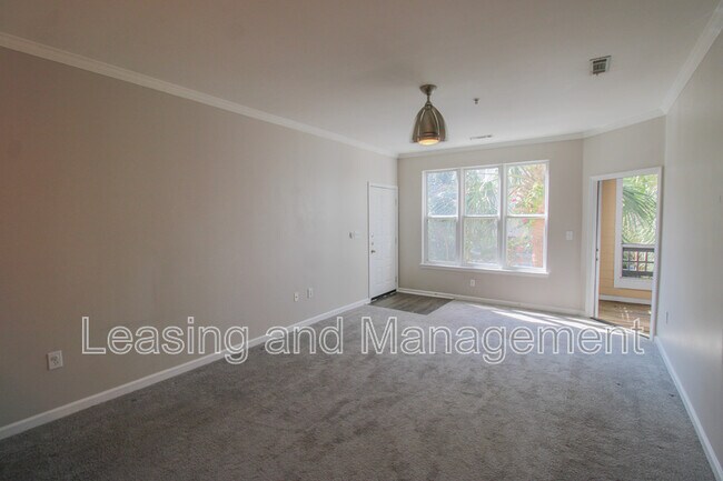 Building Photo - 600 Bucksley Ln