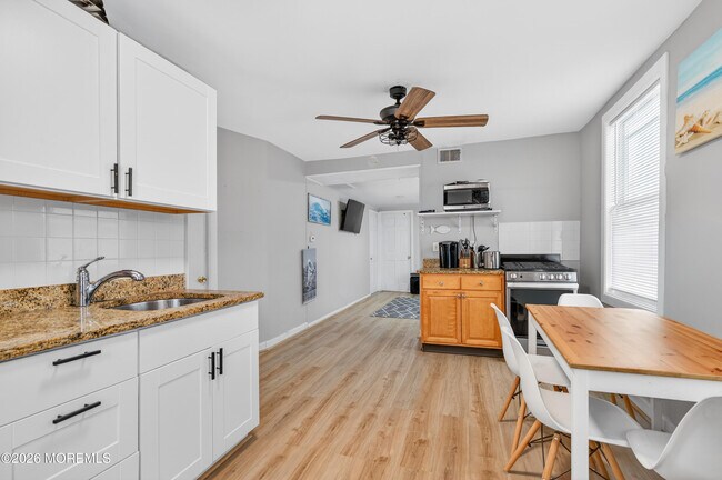 Building Photo - 191 3rd Ave