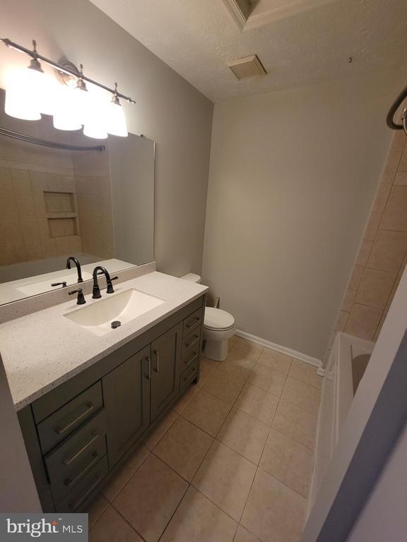 Building Photo - 8702 Castlerock Ct