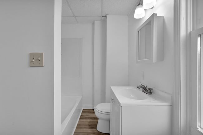 Building Photo - Spacious 5-Bed Renovated Home with Modern ...
