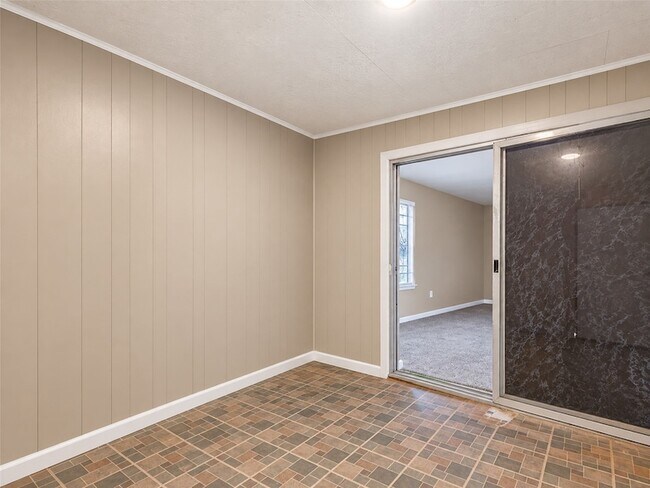 Building Photo - 4223 Oak Shadows Dr