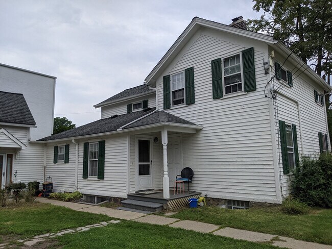 Building Photo - 501 W Forest Ave